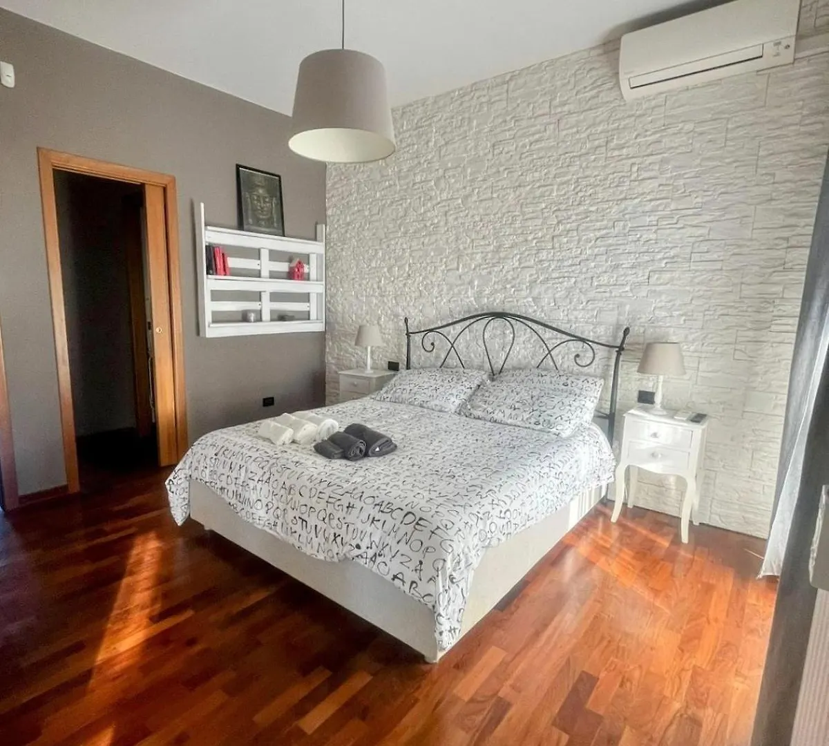Urban House - Milano, Monza, Como, Rho Fiera Limbiate