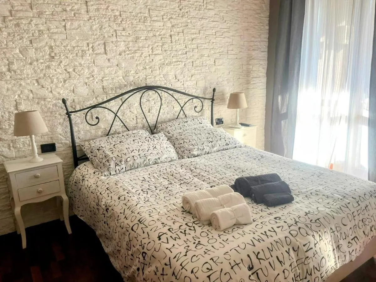 Urban House - Milano, Monza, Como, Rho Fiera Limbiate 0*,