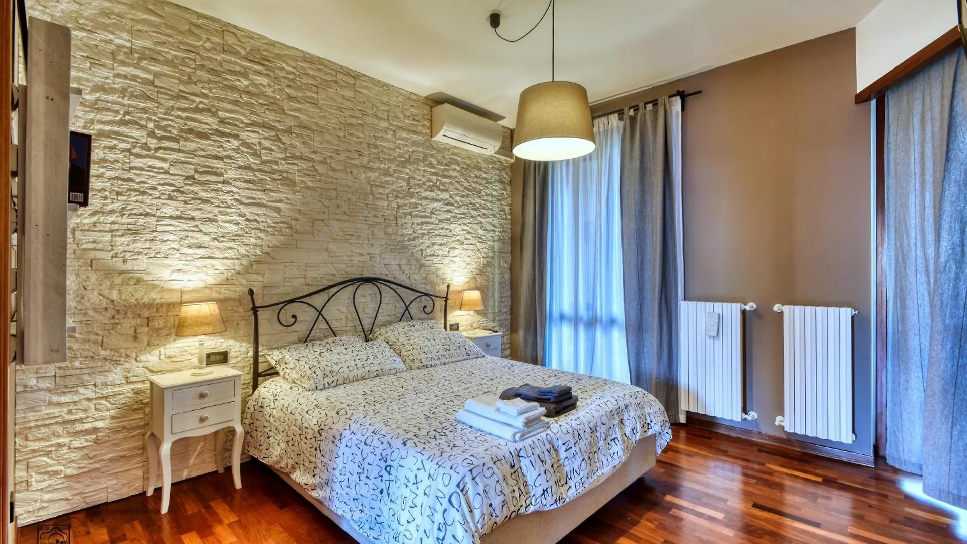 Urban House - Milano, Monza, Como, Rho Fiera Limbiate 0*,