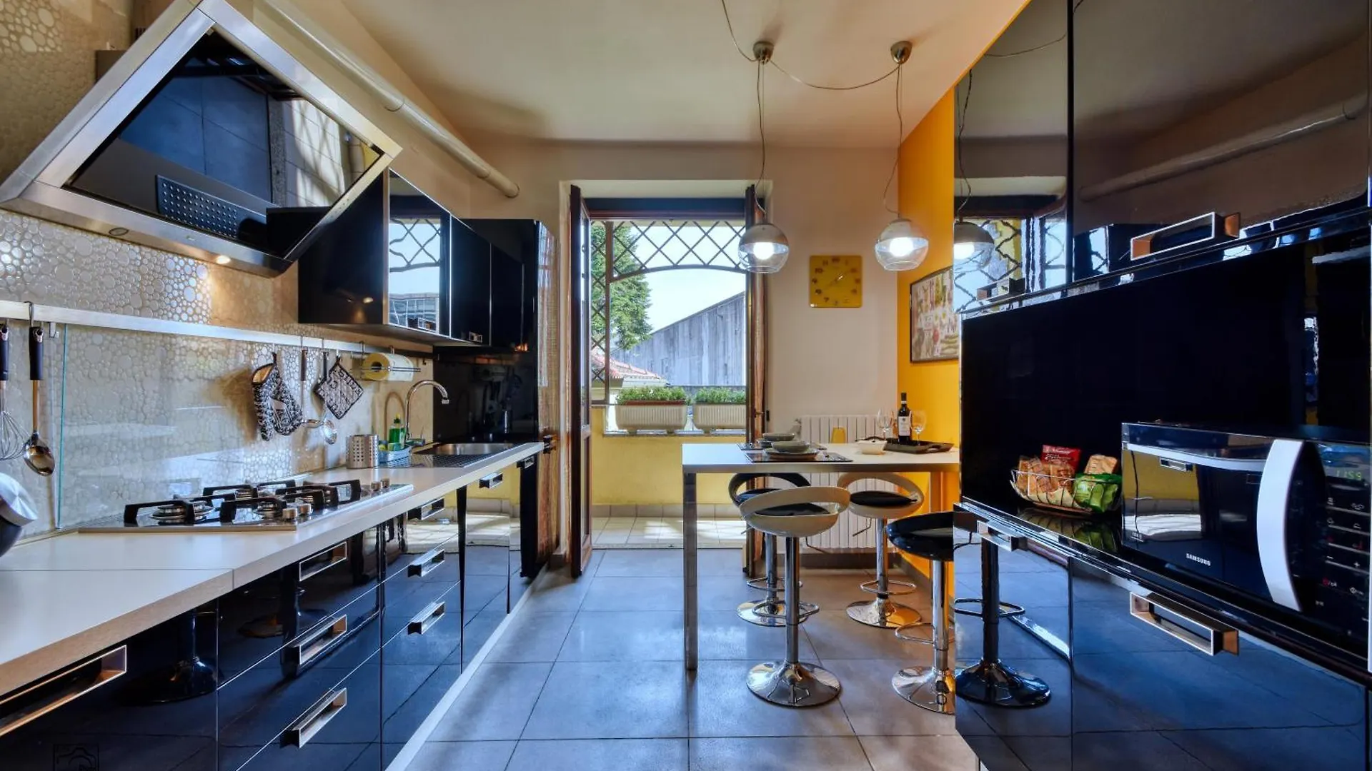 Urban House - Milano, Monza, Como, Rho Fiera Limbiate